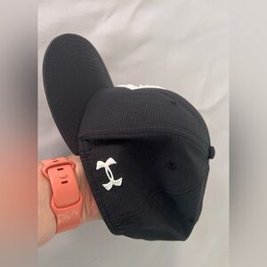 Under Armour Hat Cap Black E style UA 700‎ Medium